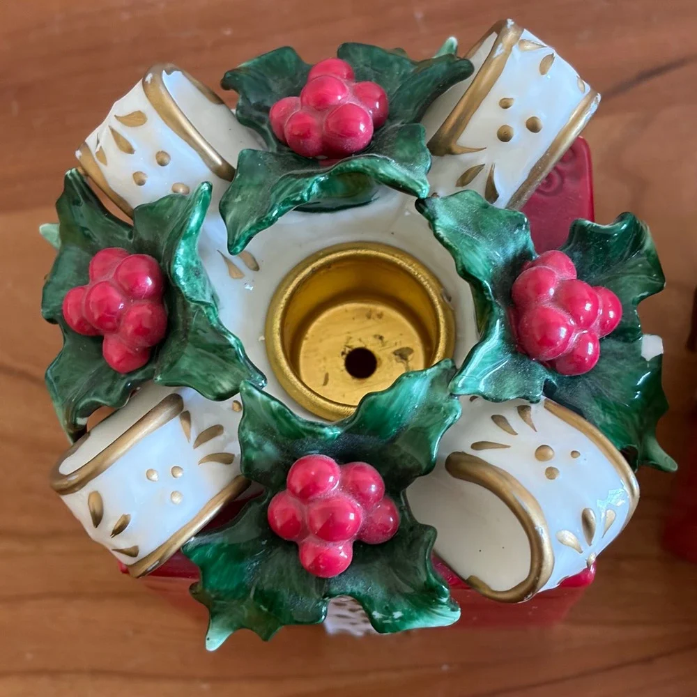 Vintage 2001 Avon Christmas‎ Gift Box Candle Holders Red Holly Berry Ceramic
